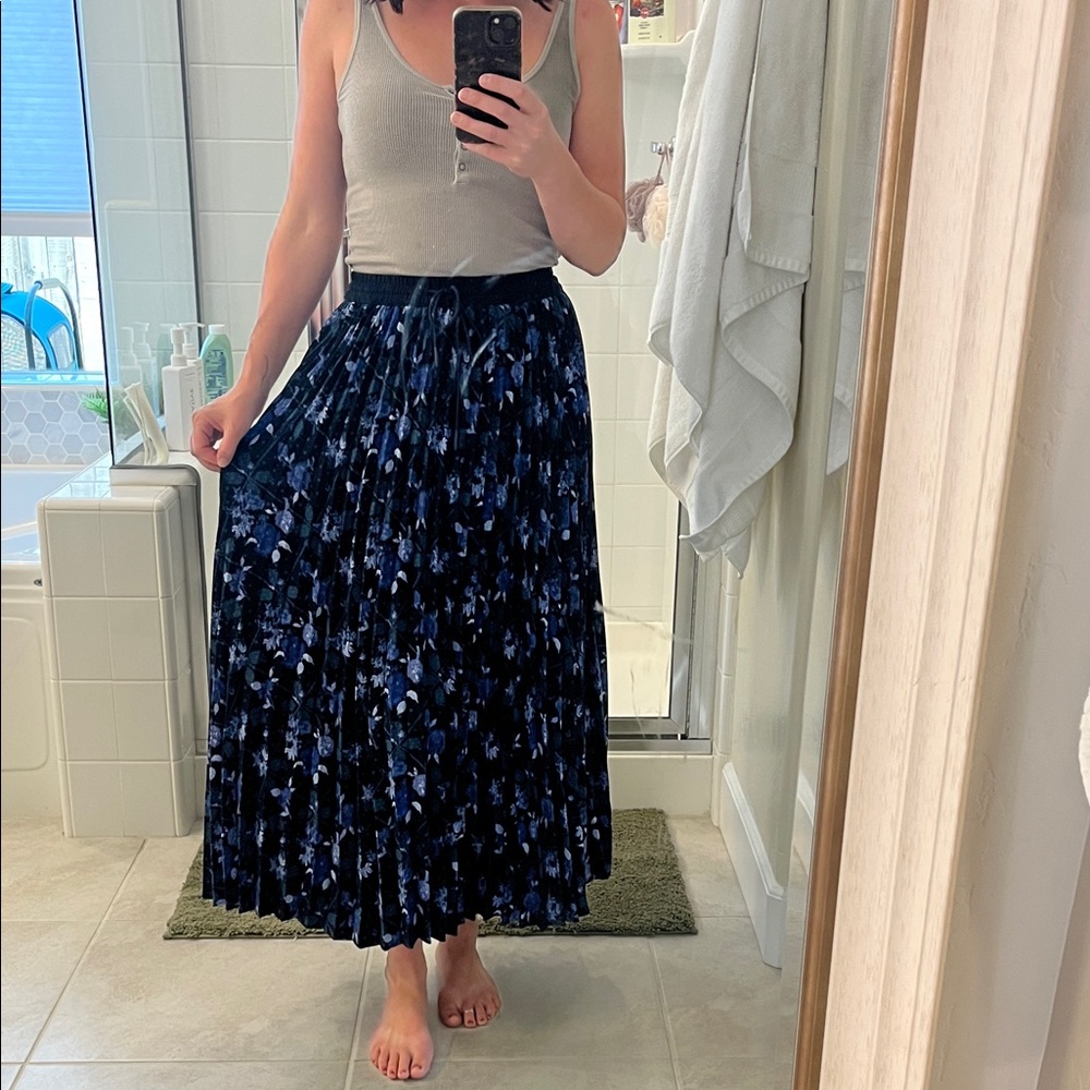 Woolrich Floral Pleated Skirt — XS — New Without Tags — $25